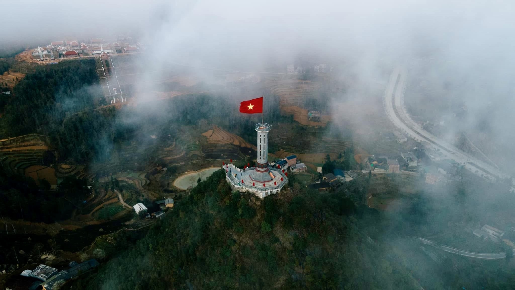 Lung Cu Flag Tower