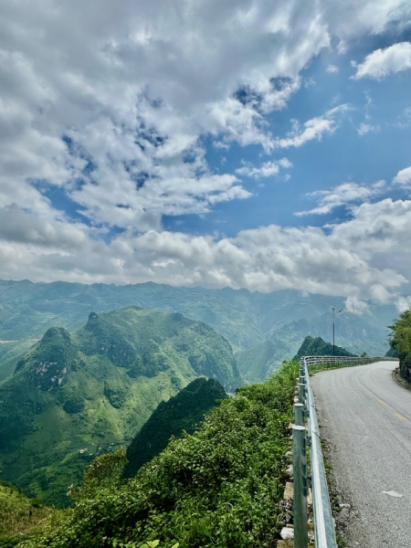RIDE THE HA GIANG LOOP OPEN-TOP FREEDOM, MOUNTAINS AND ENDLESS VIEWS