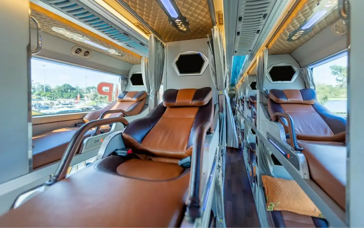 Cabin sleeping bus from Hanoi to Ha Giang with private beds